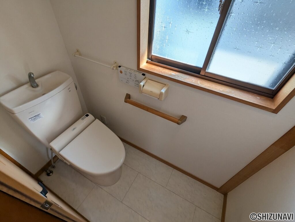 2階トイレは増築しております。