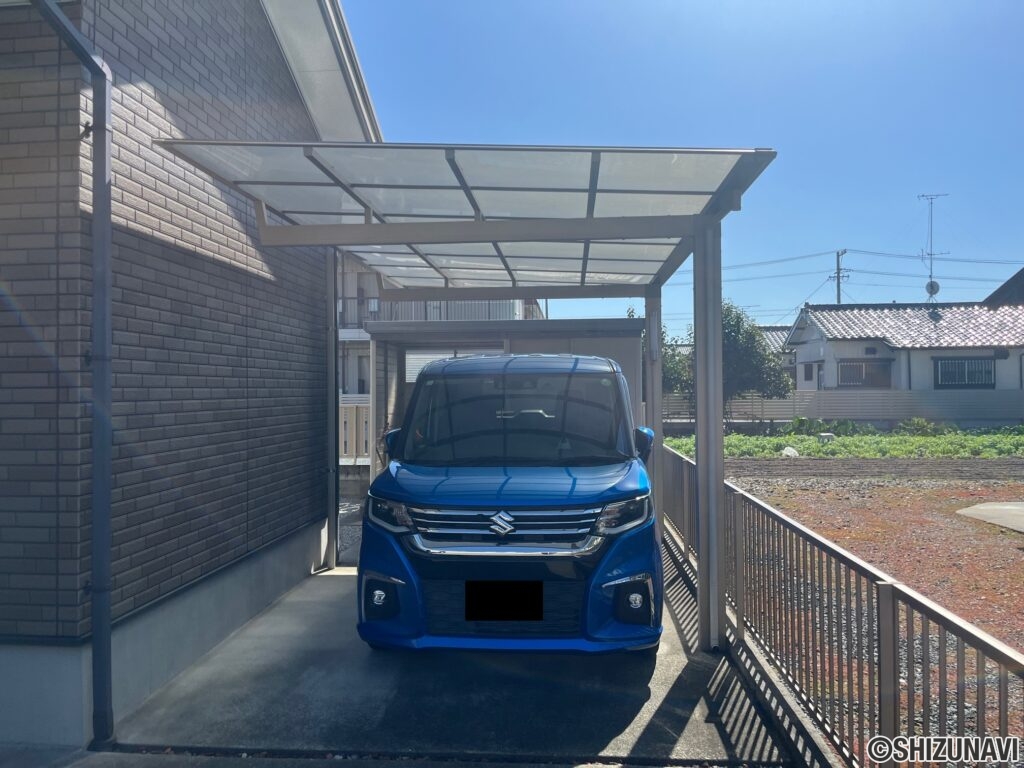 駐車場　カーポート付きです。