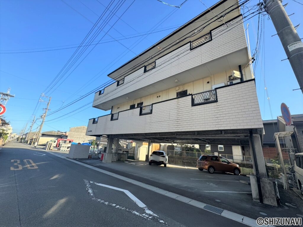 物件正面（右前より撮影）