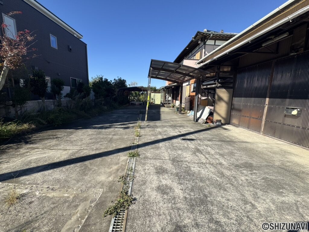 6台以上は駐車可能なスペースがございます♪