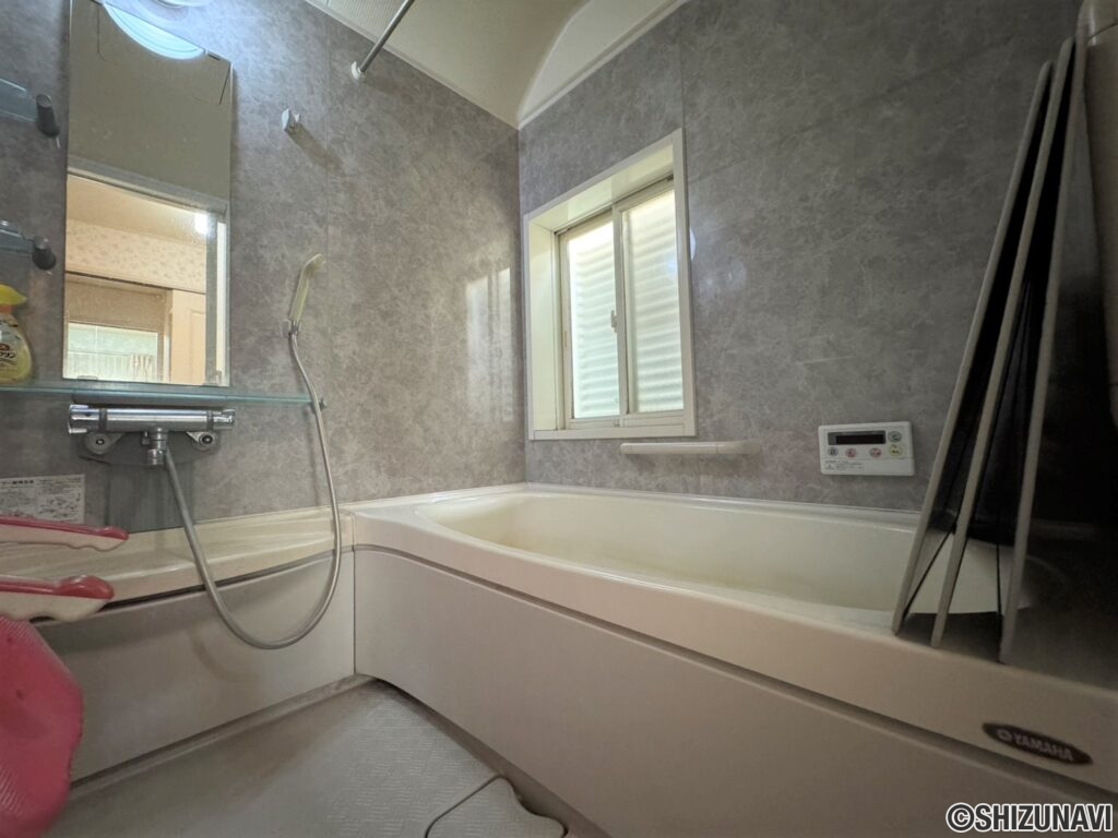 浴室も広々としております♪