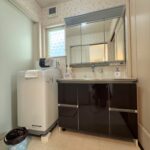 洗面化粧台は使い勝手のよい3面鏡タイプです♪