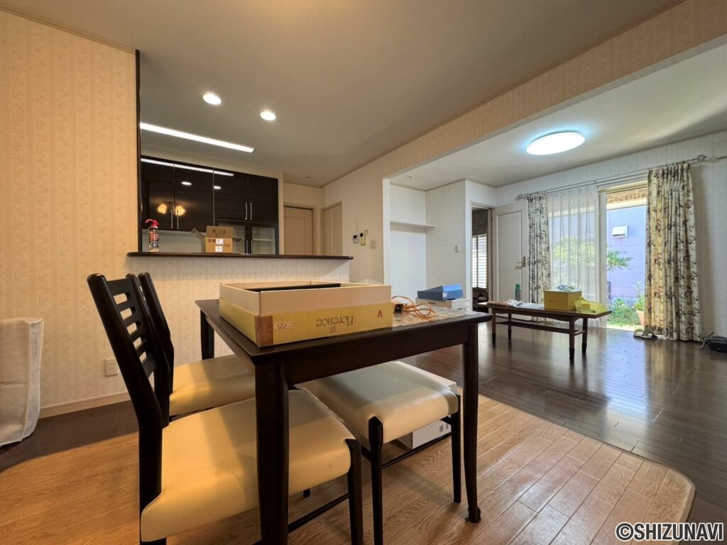 リビングも使い勝手の良いレイアウト、大きさです♪