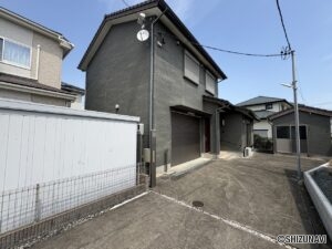 磐田市福田中島　4DK　ガレージ付き中古住宅の物件画像