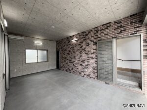 ガレージ内