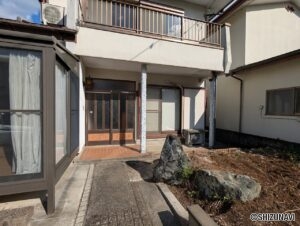 玄関へのアプローチ部分