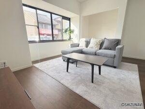 リプライス　焼津市本町　リビング