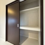 2階10.5帖洋室　収納