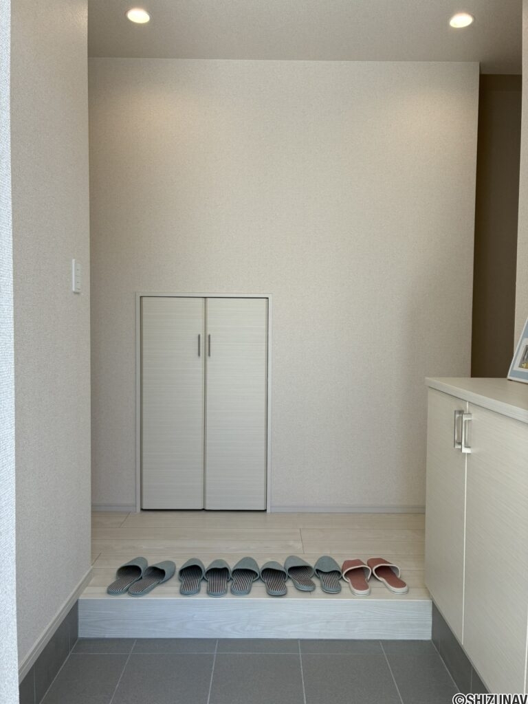 6号棟　玄関写真