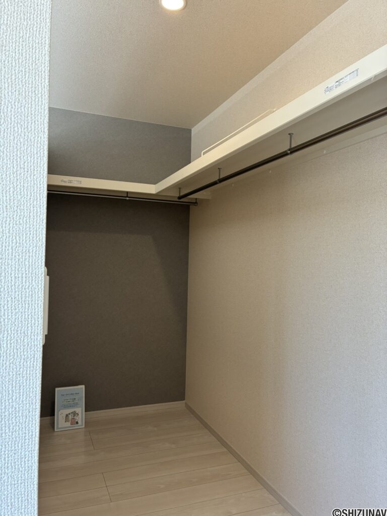 6号棟　二階ウォークインクローゼット
