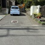 通路部分（前面道路から撮影）