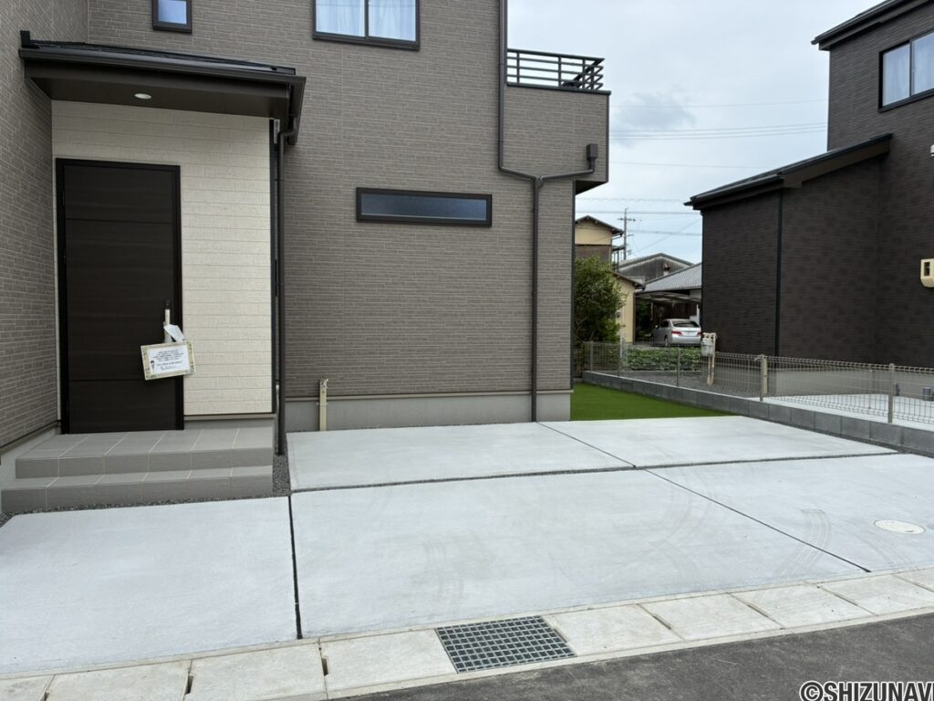 B号棟　駐車場