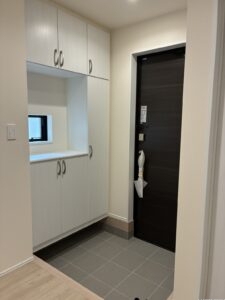 B号棟　玄関