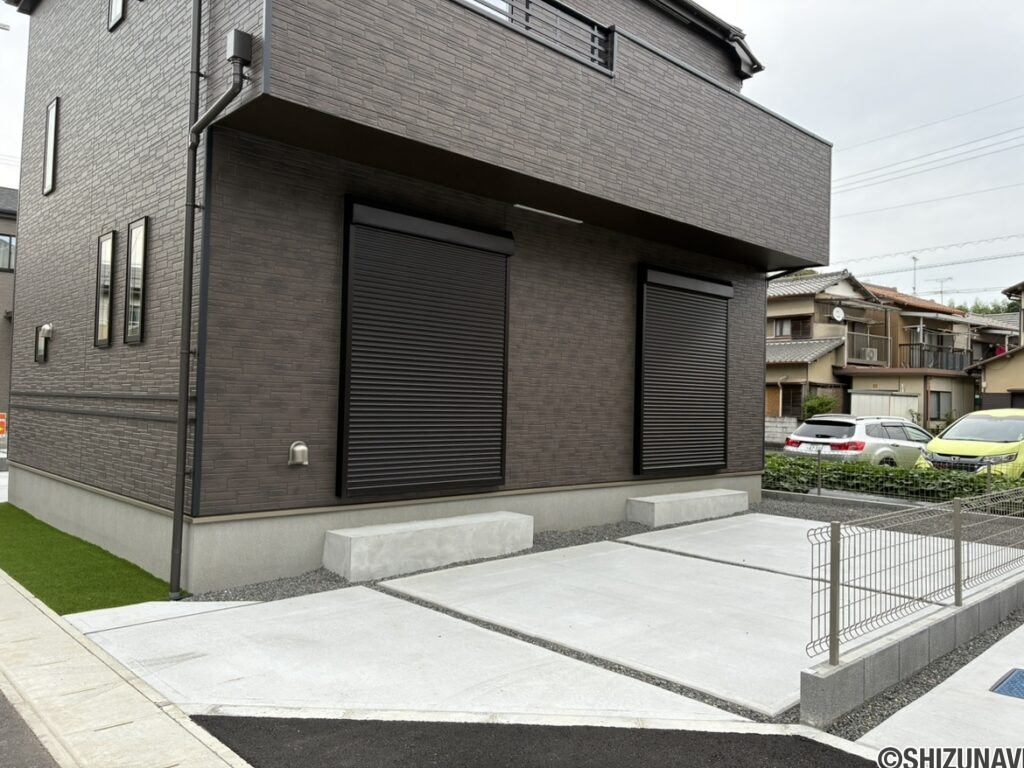 D号棟　駐車場