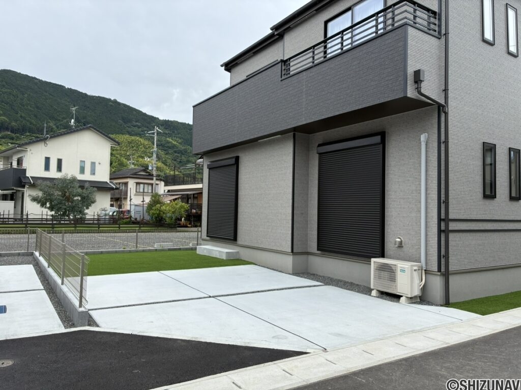 C号棟　駐車場