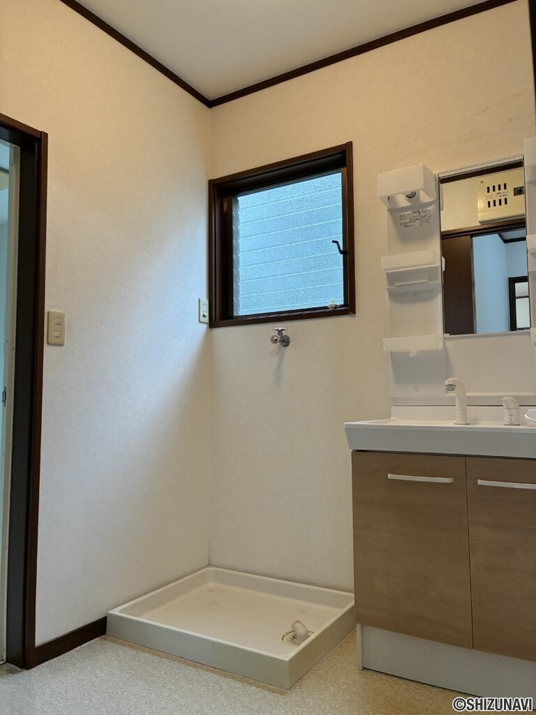 伊豆市小立野　4LDK+S　中古住宅の画像