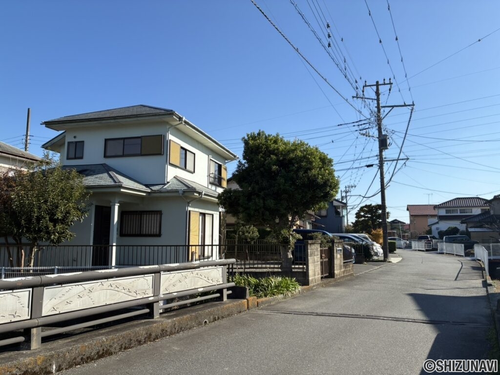 富士市松岡　中古住宅（岩松小学校・岩松中学校区）の画像