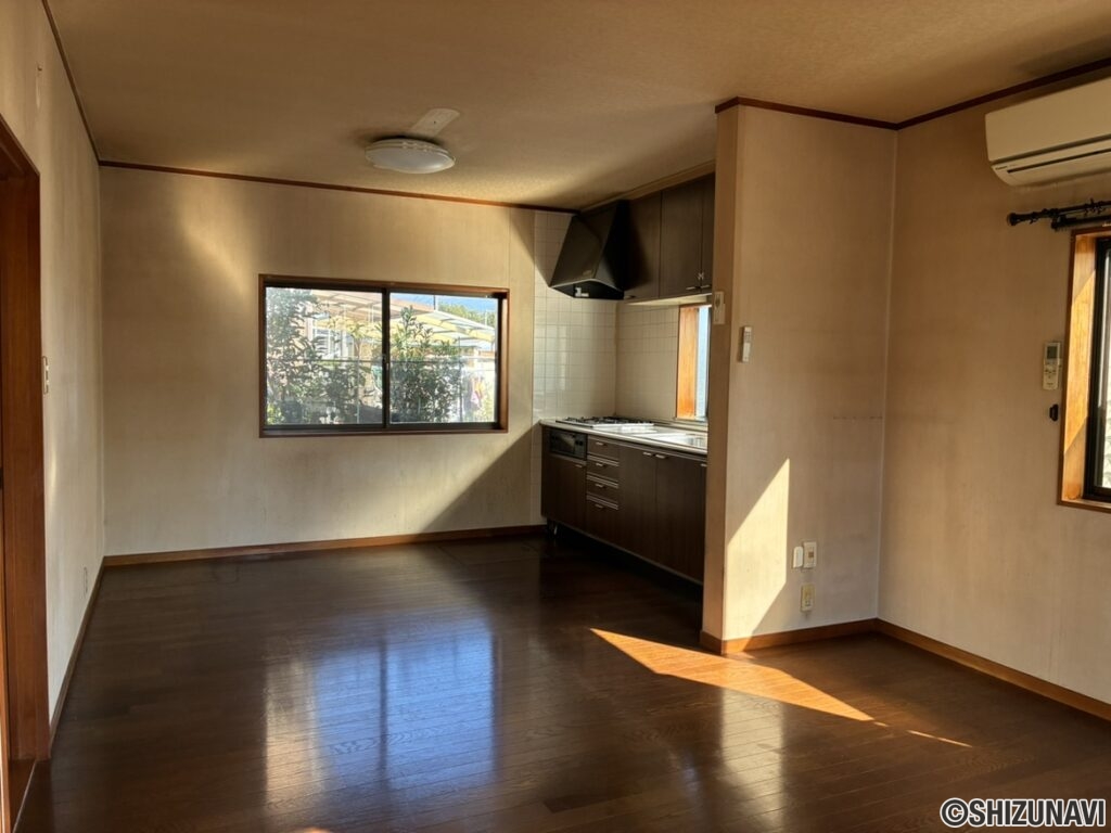 富士市松岡　中古住宅（岩松小学校・岩松中学校区）の画像