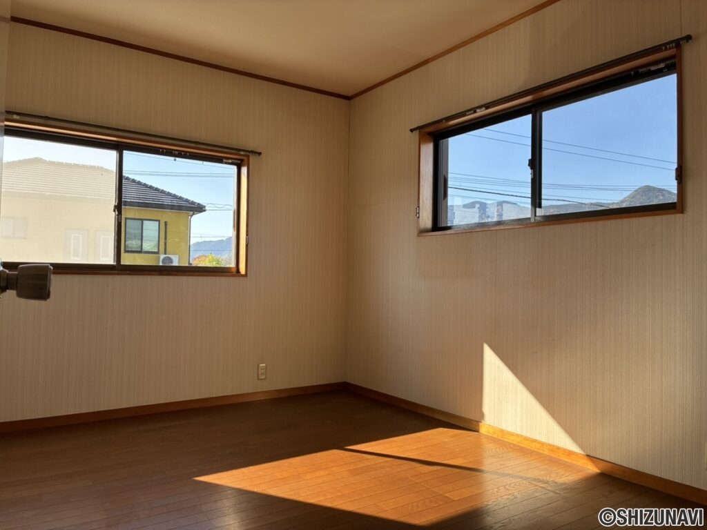 富士市松岡　中古住宅（岩松小学校・岩松中学校区）の画像