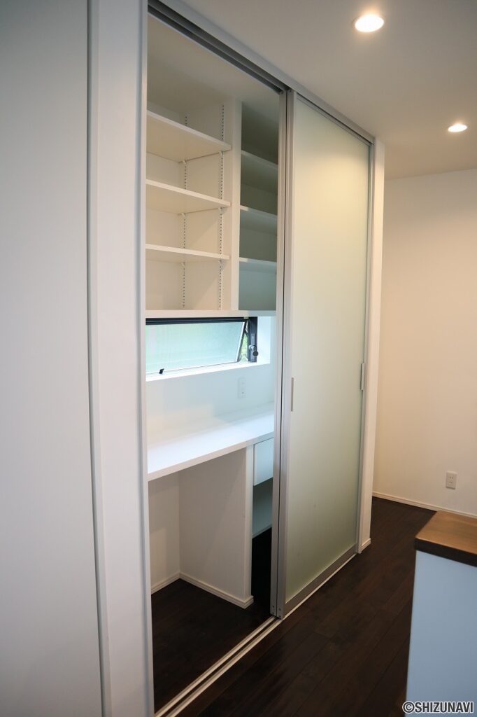 キッチン背面収納