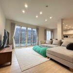 ダイニングスペースとリビングスペースをしっかりと分けられる広さがあります。