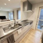 人気の対面キッチンで家族の会話も弾みます。