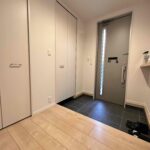 玄関は広々としています。