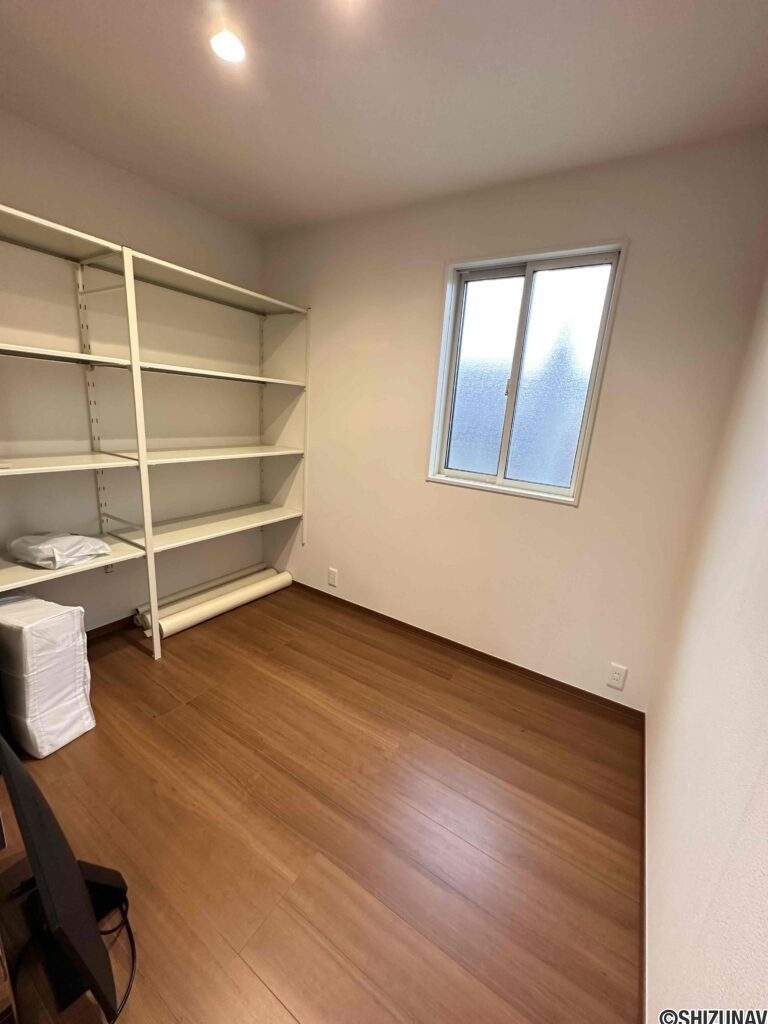 広々とした納戸はいろいろな物を収納できます。備蓄にも最適です。