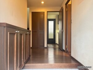 菊川市青葉台2丁目　中古住宅の画像