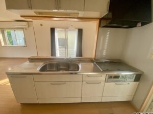 キッチンは対面式キッチンとなります。