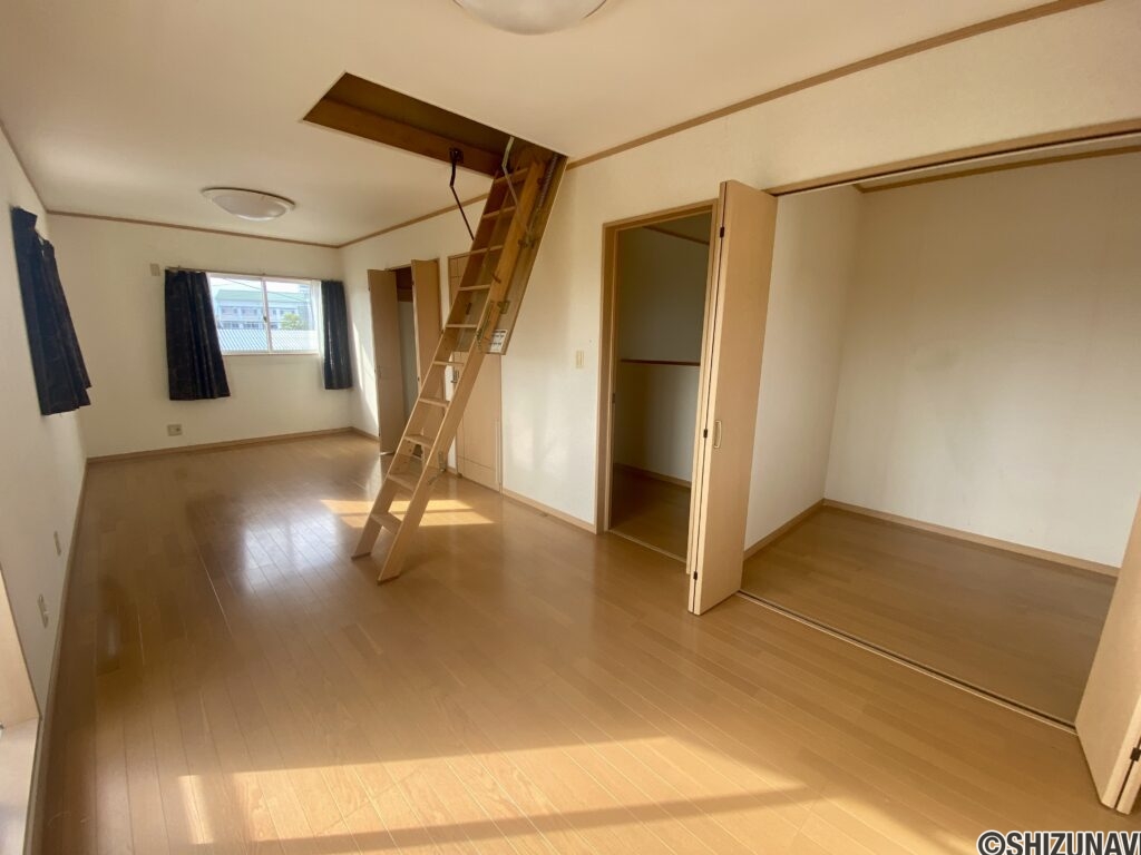 間仕切りが出来る仕様です。