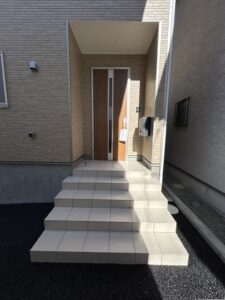 葵区　新築　玄関