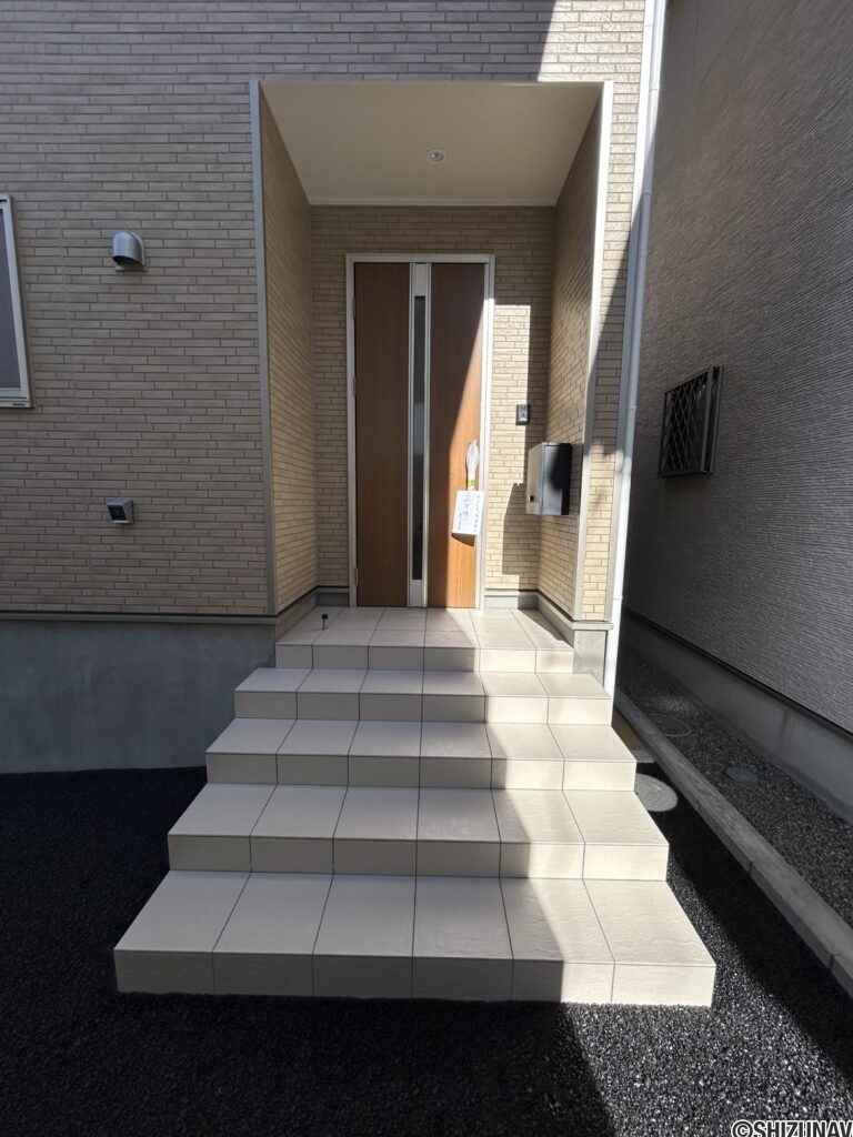 葵区　新築　玄関