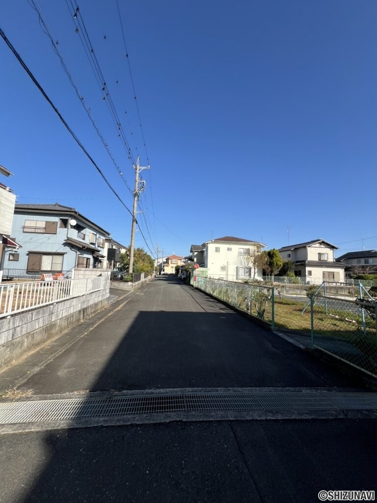 【前面道路（東側）】