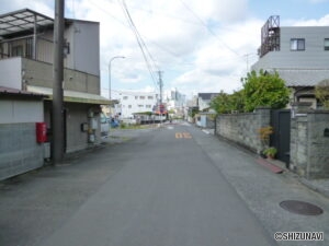 北側道路　東から西