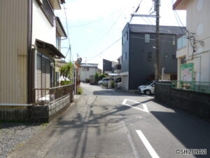 南側道路西から東