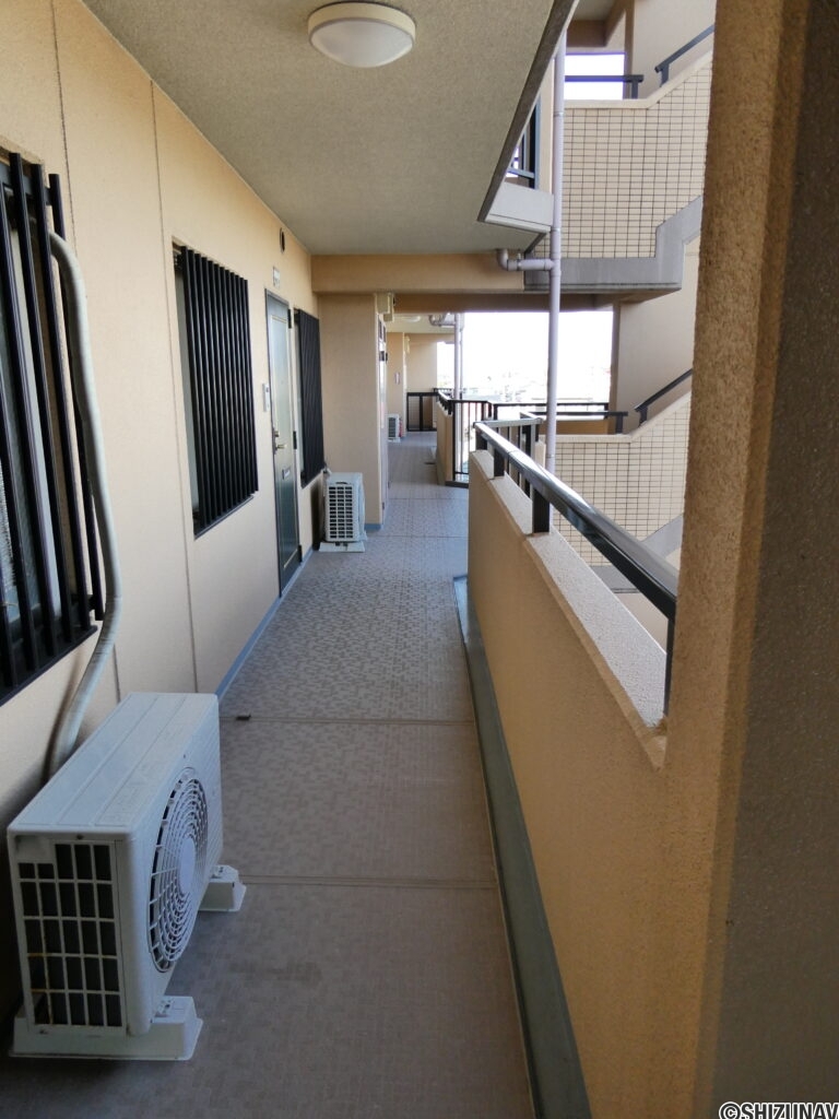 玄関外共有スペース