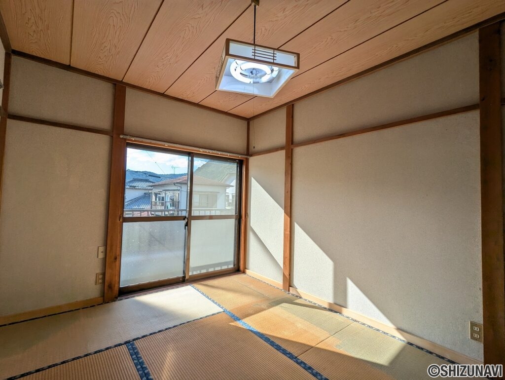 2階和室は日当たり良好です。