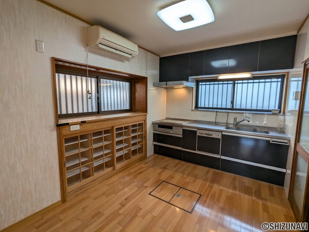 キッチンはオール電化となっています。