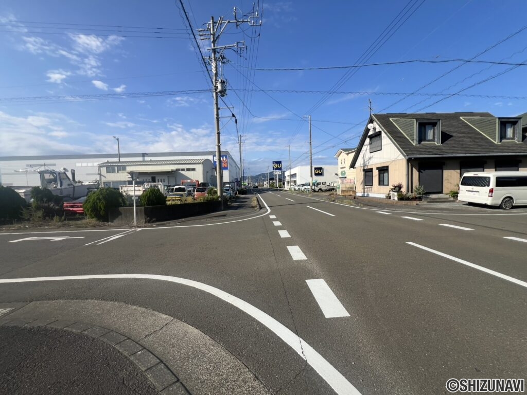 東側道路