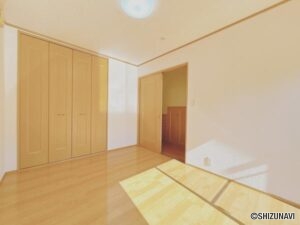 石坂【リフォーム後】1階6帖洋室