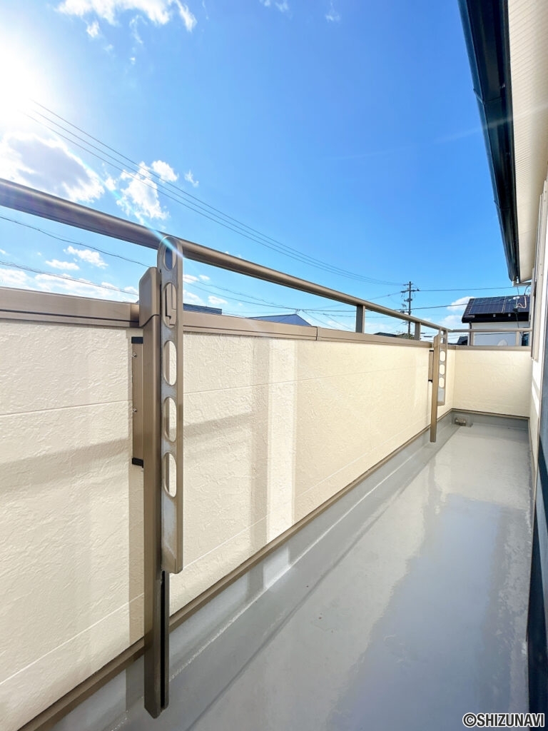 【バルコニー】