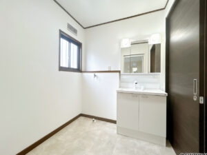 【リフォーム済み/洗面所】洗面化粧台はハウステック製の新品に交換しました。