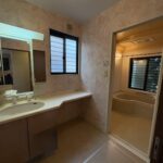 洗面室です。洗面台が広くたくさん物を置くことができます。