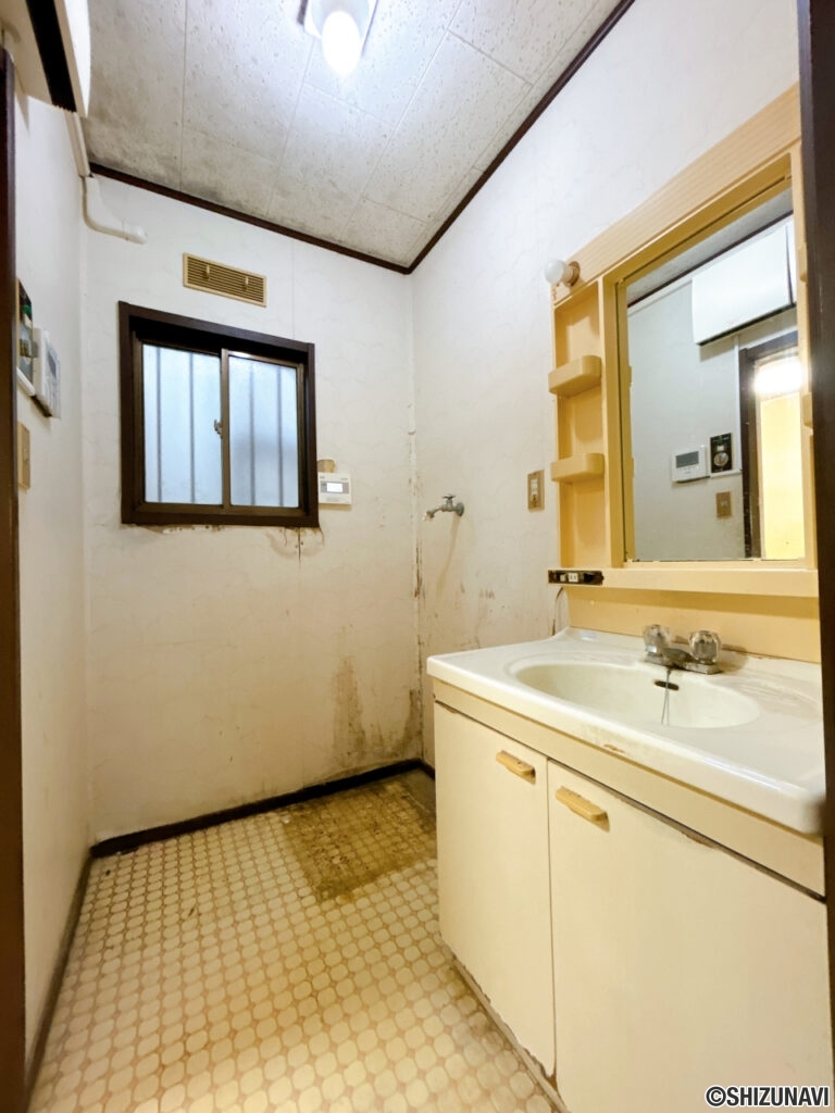 【洗面所】