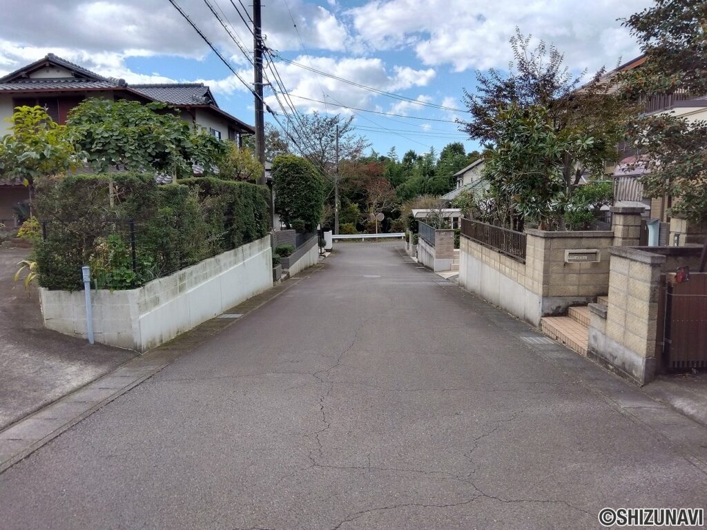 三島市三恵台　中古住宅　外観