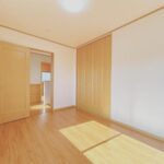 石坂【リフォーム後】2階南側6帖洋室別角度