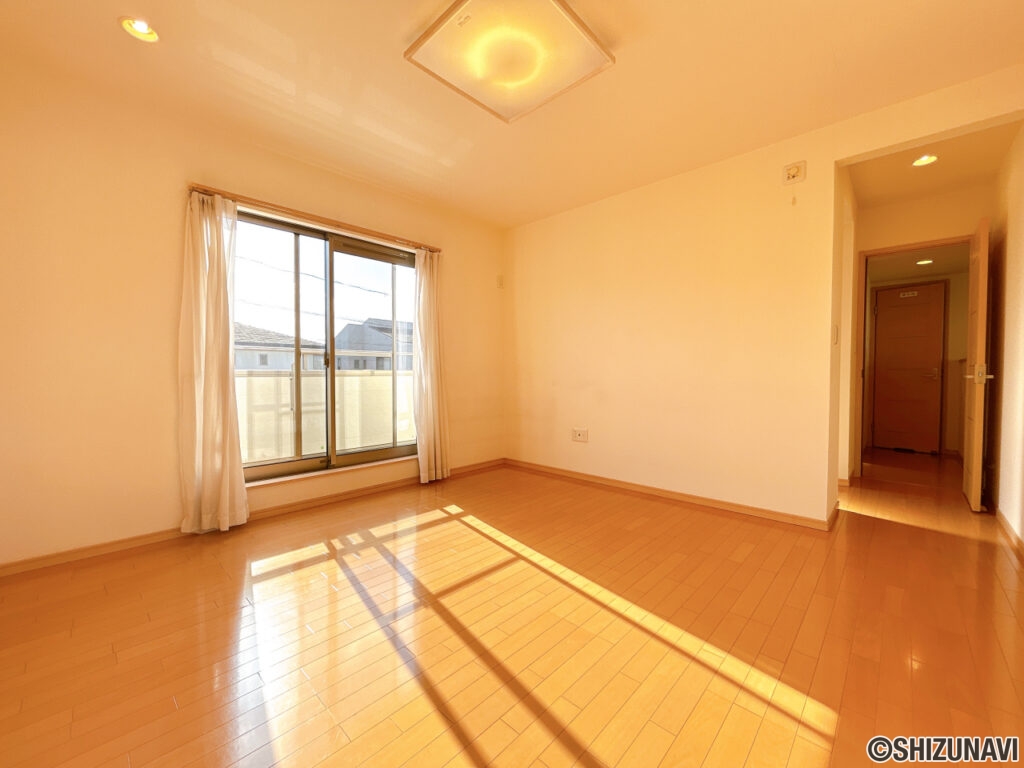 【2階洋室（3）8帖】