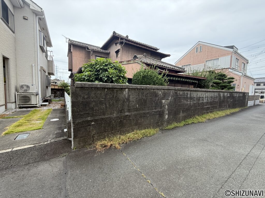 浜松市中央区中島4丁目　整形地　142坪超　両面道路　建築条件なしの画像