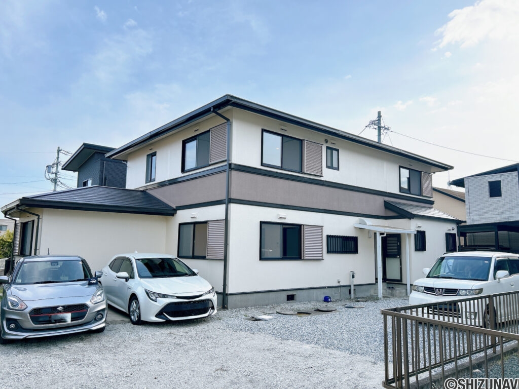 【リフォーム済み／外観】別角度です。外壁・屋根塗装を行いました。